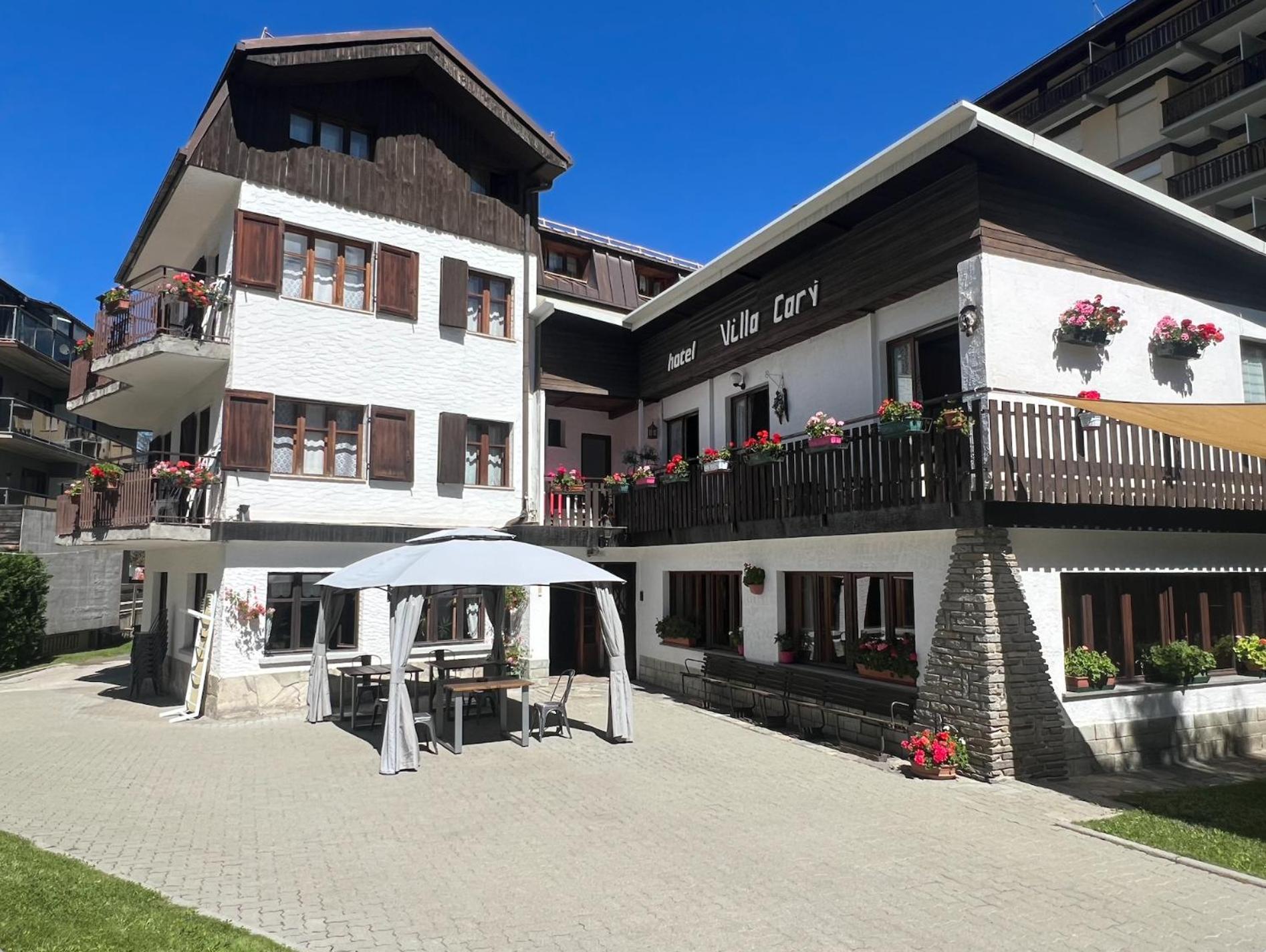 Hotel Villa Cary Sauze D'Oulx Exterior photo